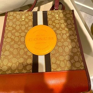 Authentic Coach dempsey tote bag size 22